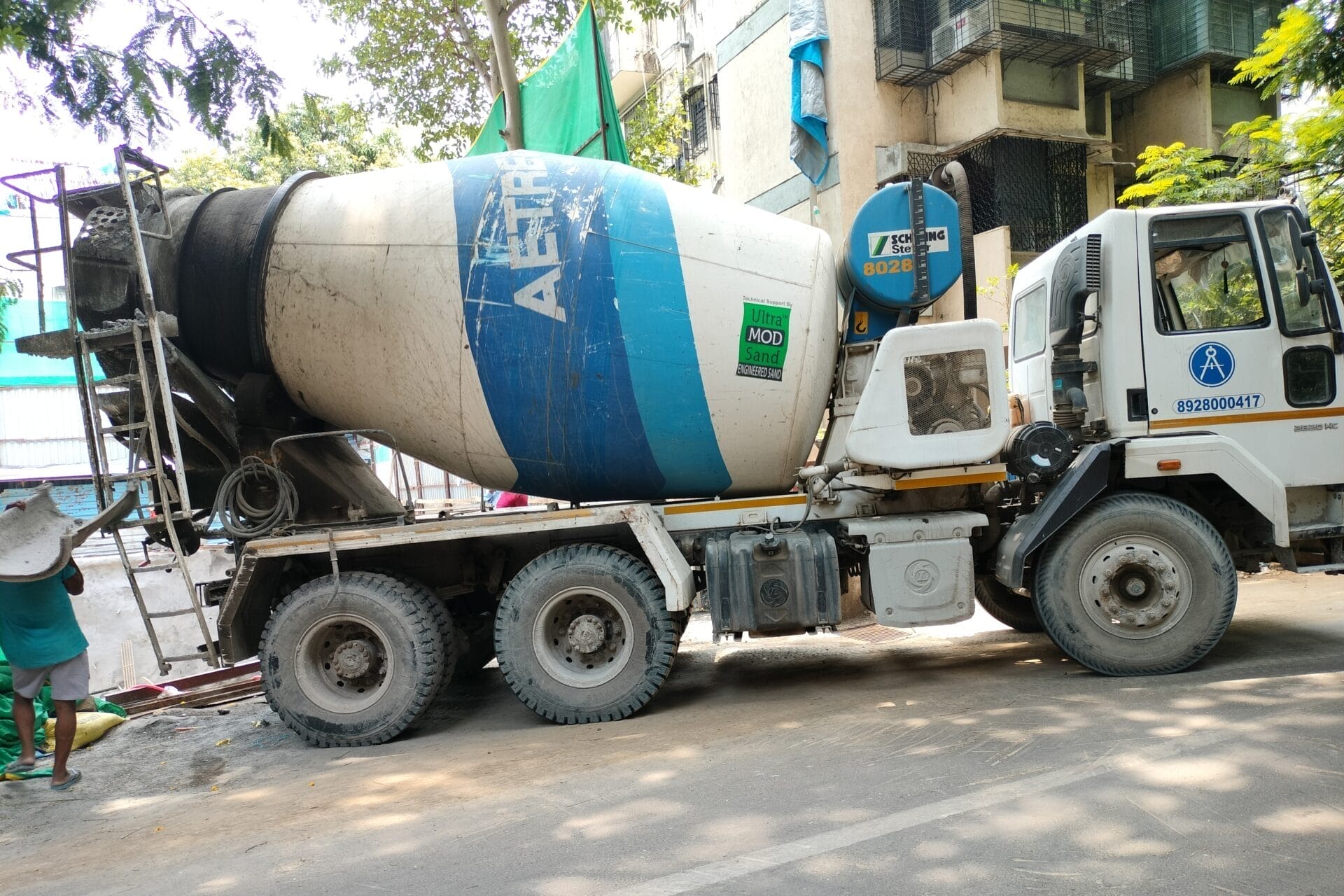 Cement concrete mixer