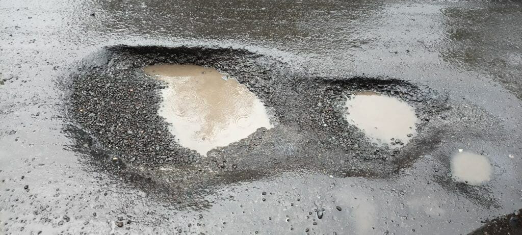 Photo of potholes uploaded on Twitter