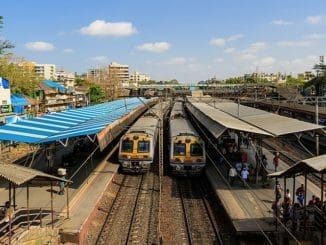 Two trains arrive at Vile Parle station. Trains have restarted for unvaccinated passengers
