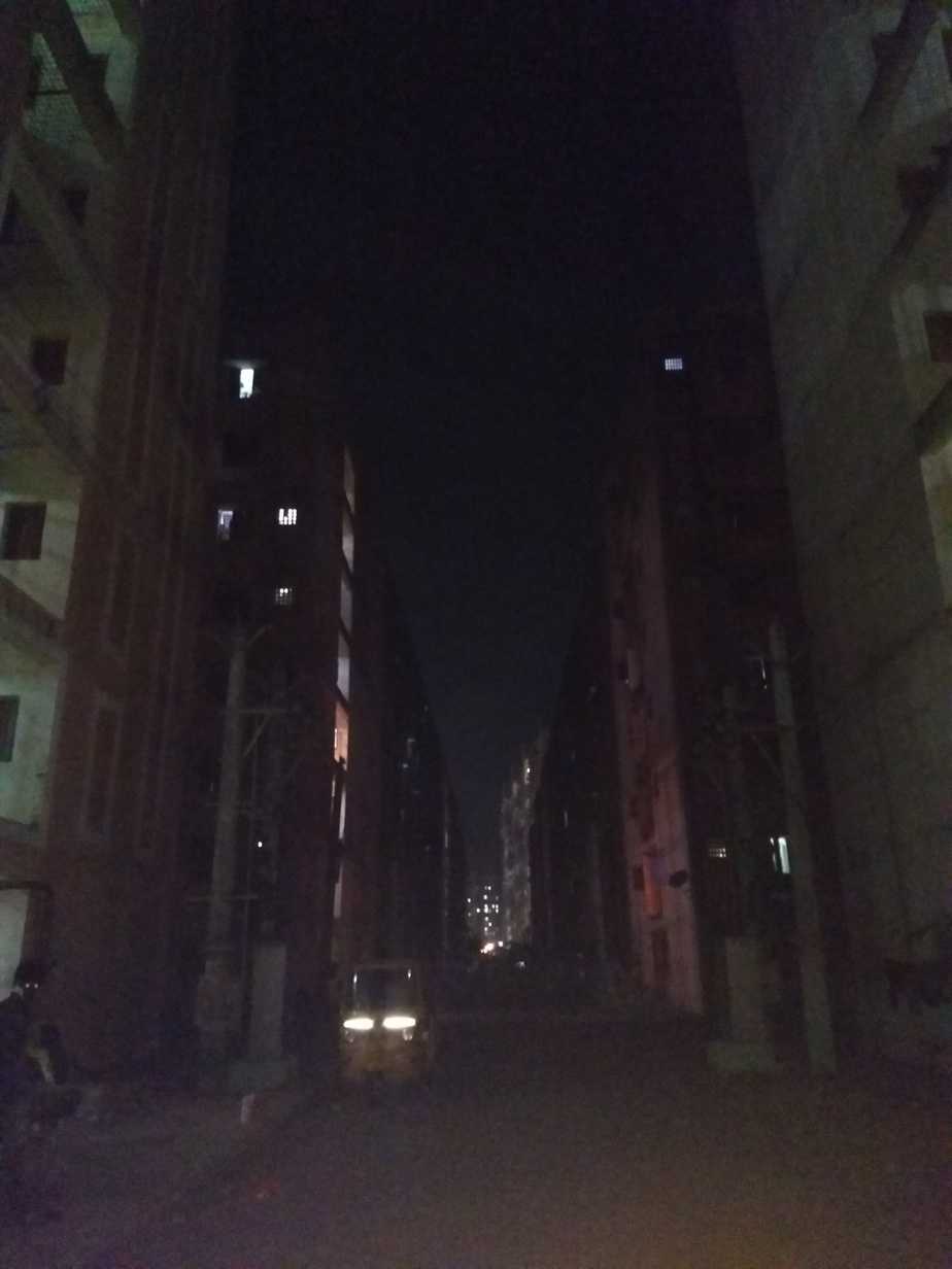 dark street in Perumbakkam due to lack of street lighting