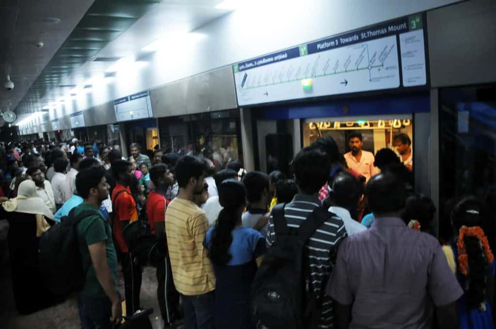 Crowded passengers at St. Thomas Mount tube station